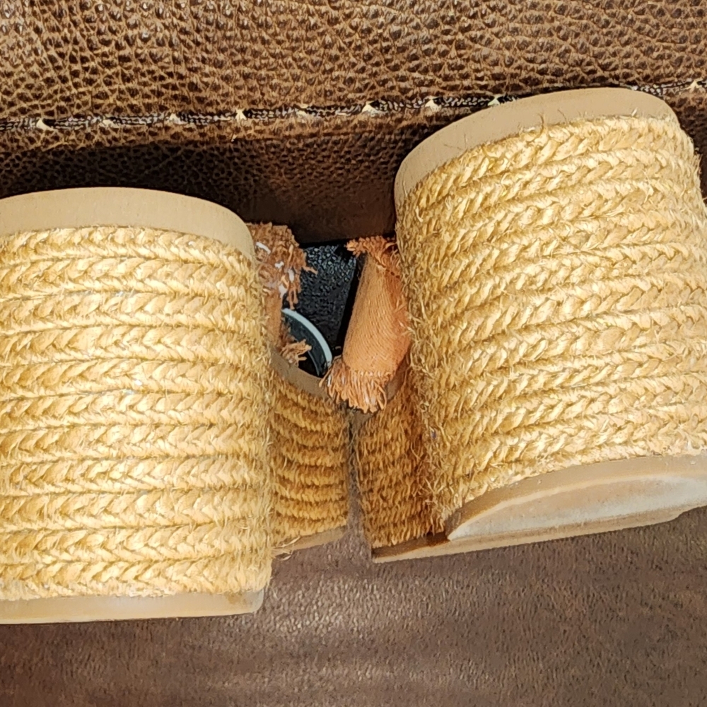 Steve Madden Tan Wedges Worn Once - Picture 5 of 6